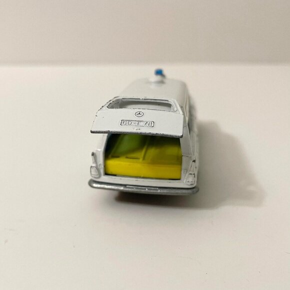 Matchbox Speed Kings Lesney Mercedes Benz Binz Ambulance K63 Diecast - Picture 8 of 16